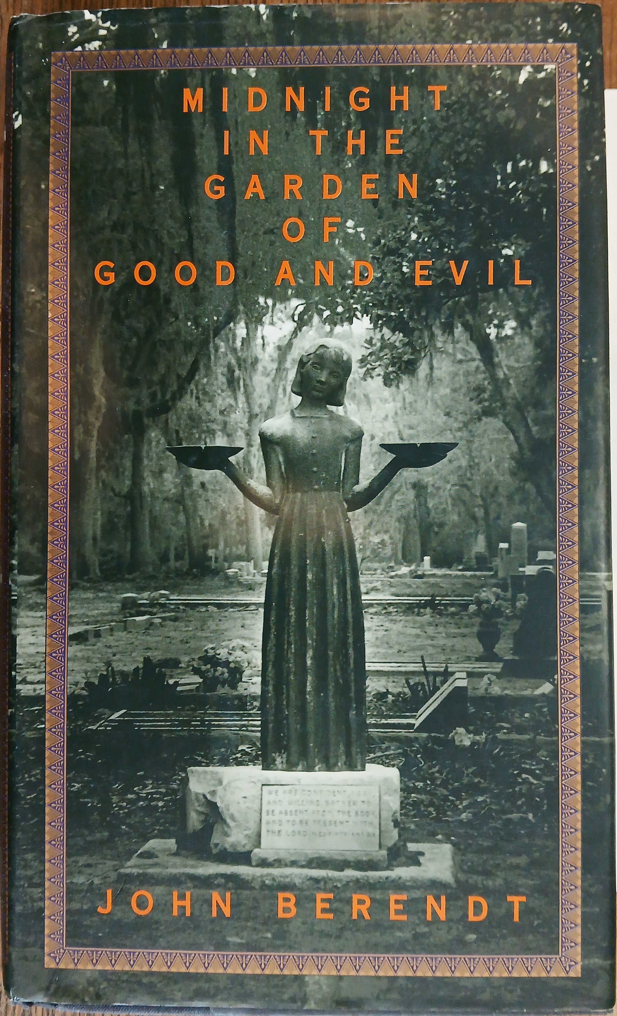 Midnight in the Garden of Good and Evil: A Savannah Story