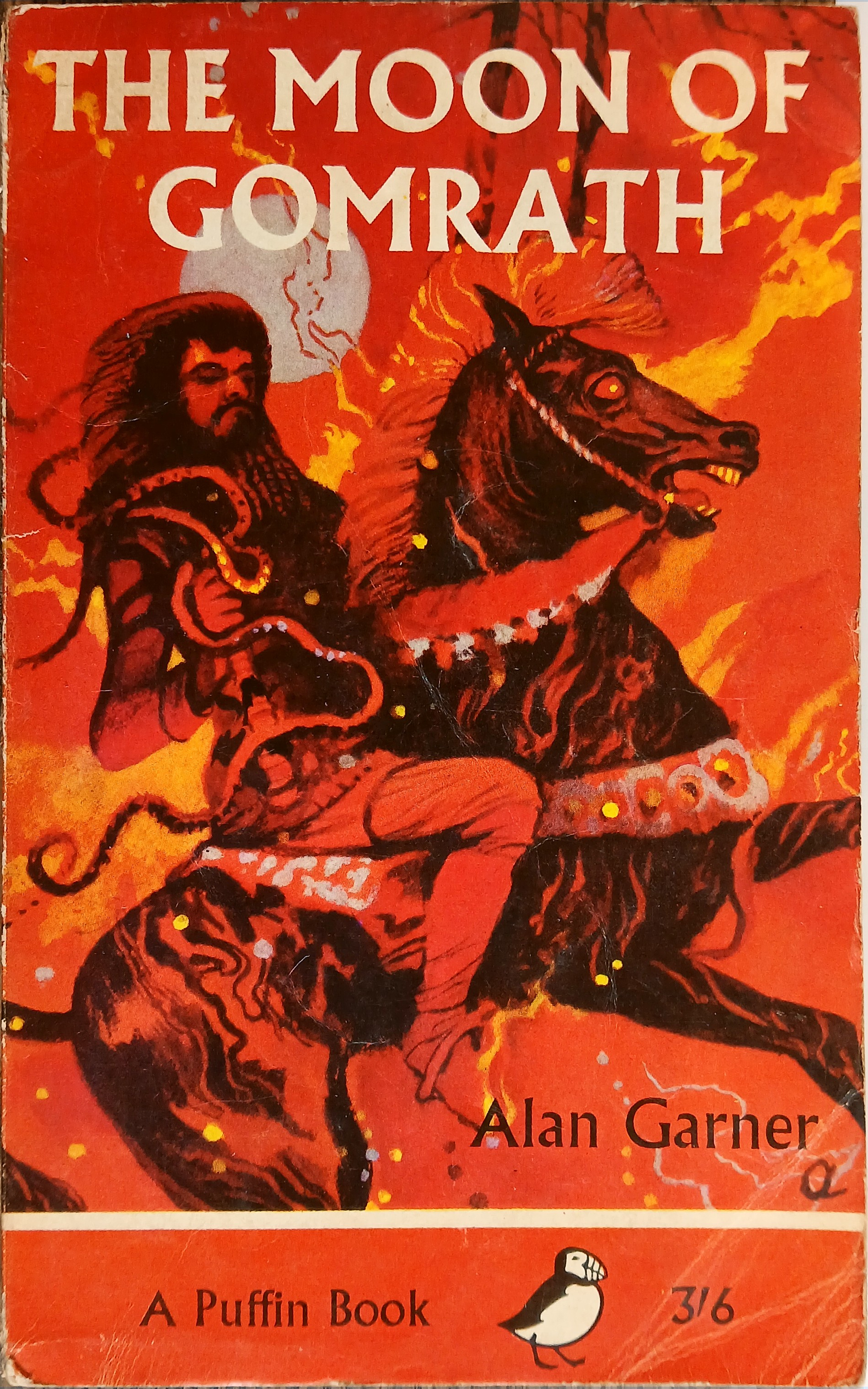 The Moon of Gomrath (Puffin Books)