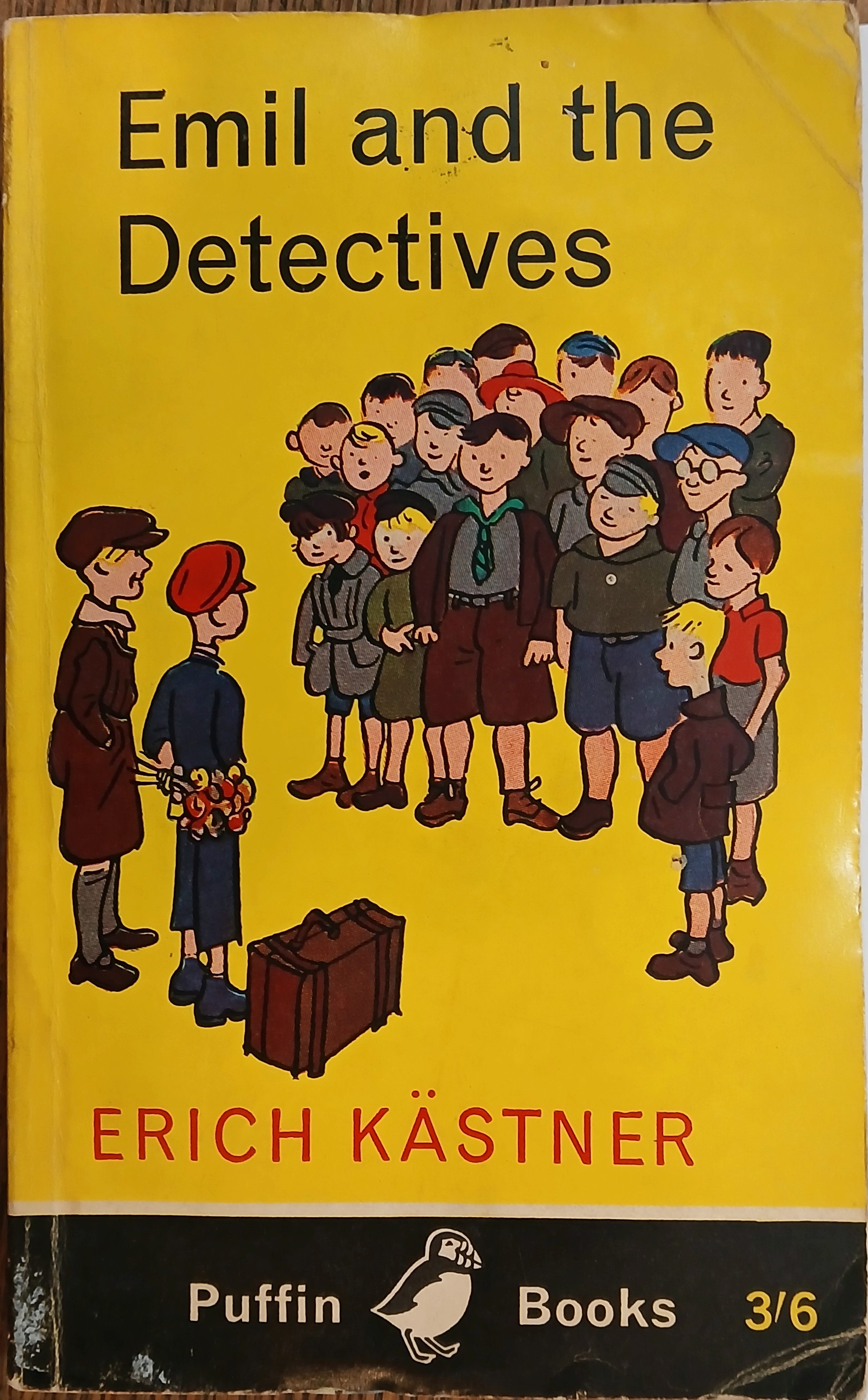 Emil and the Detectives (Puffin Books)