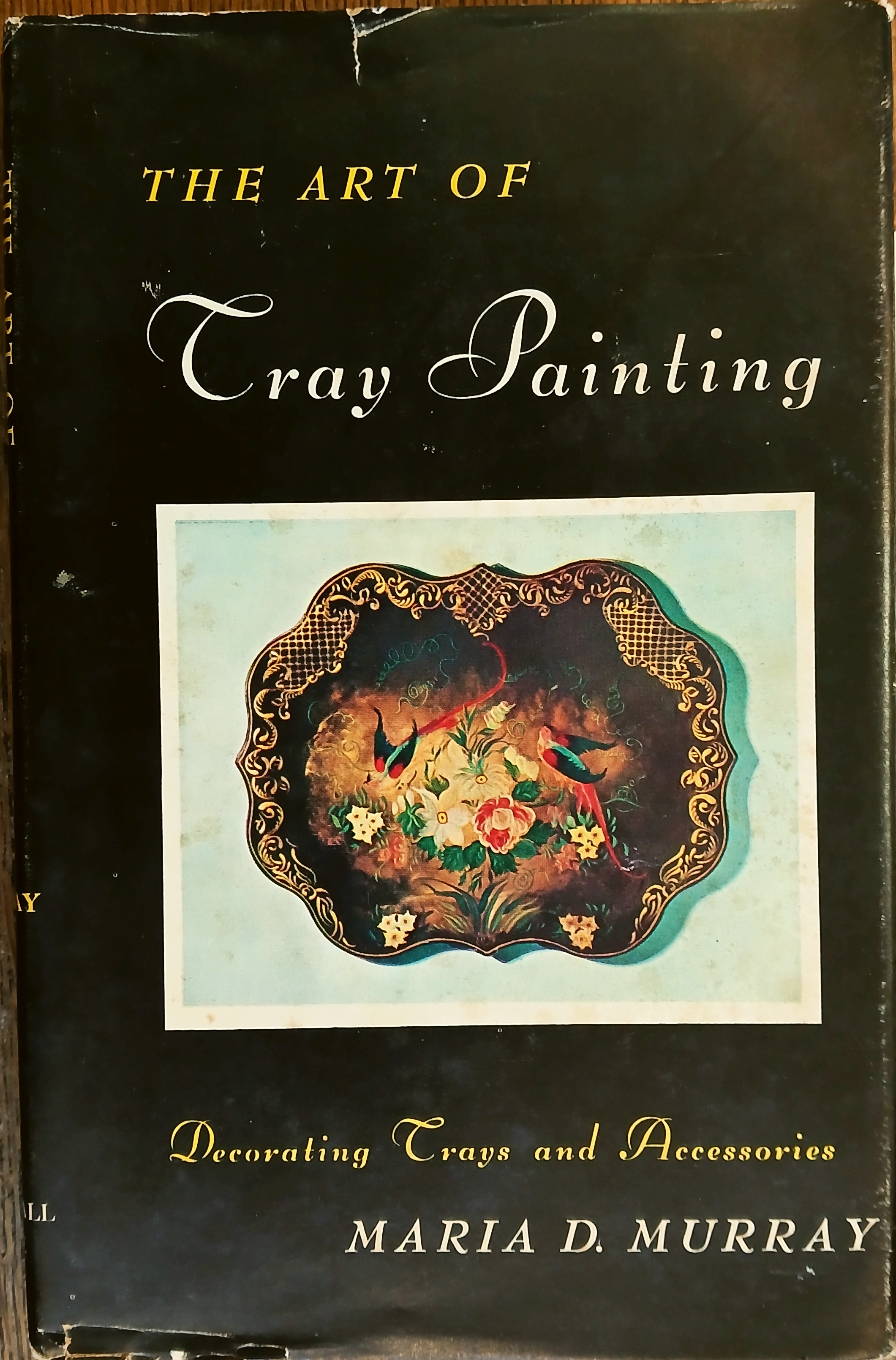 The Art of Tray Painting: Decorating Cups and Accessories