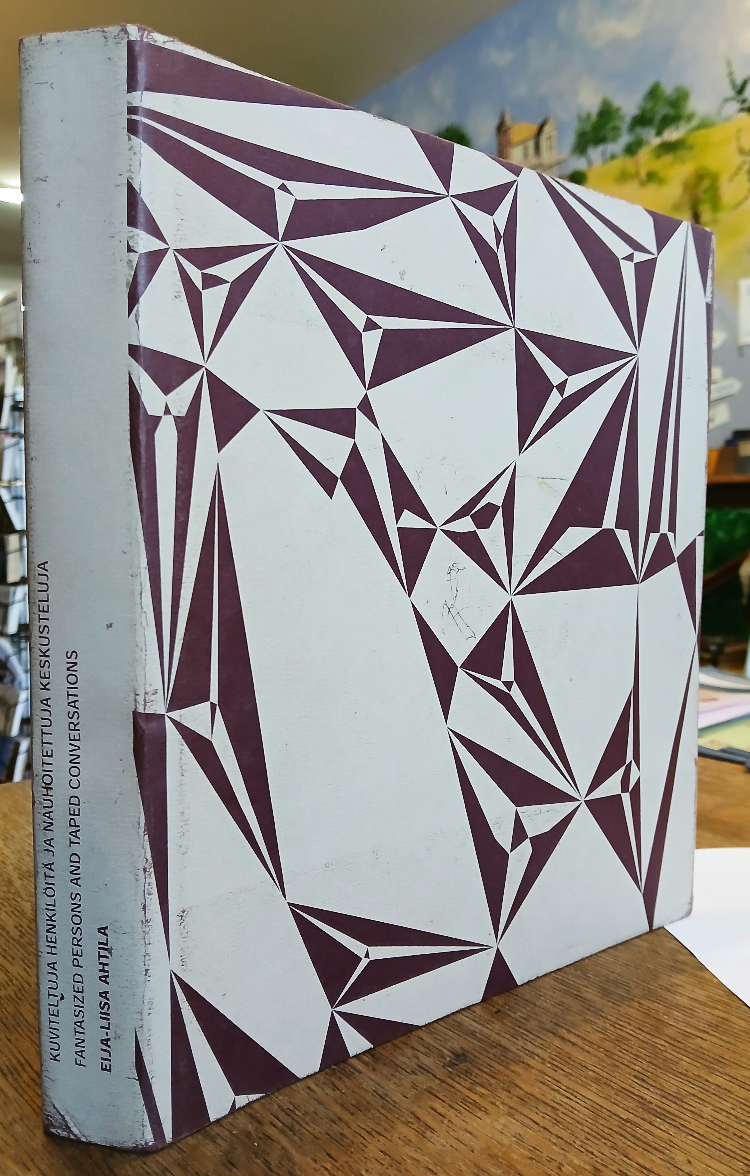 Kuviteltuja Henkiloita Ja Nauhoitettuja Keskusteluja / Fantasized Persons and Taped Conversations