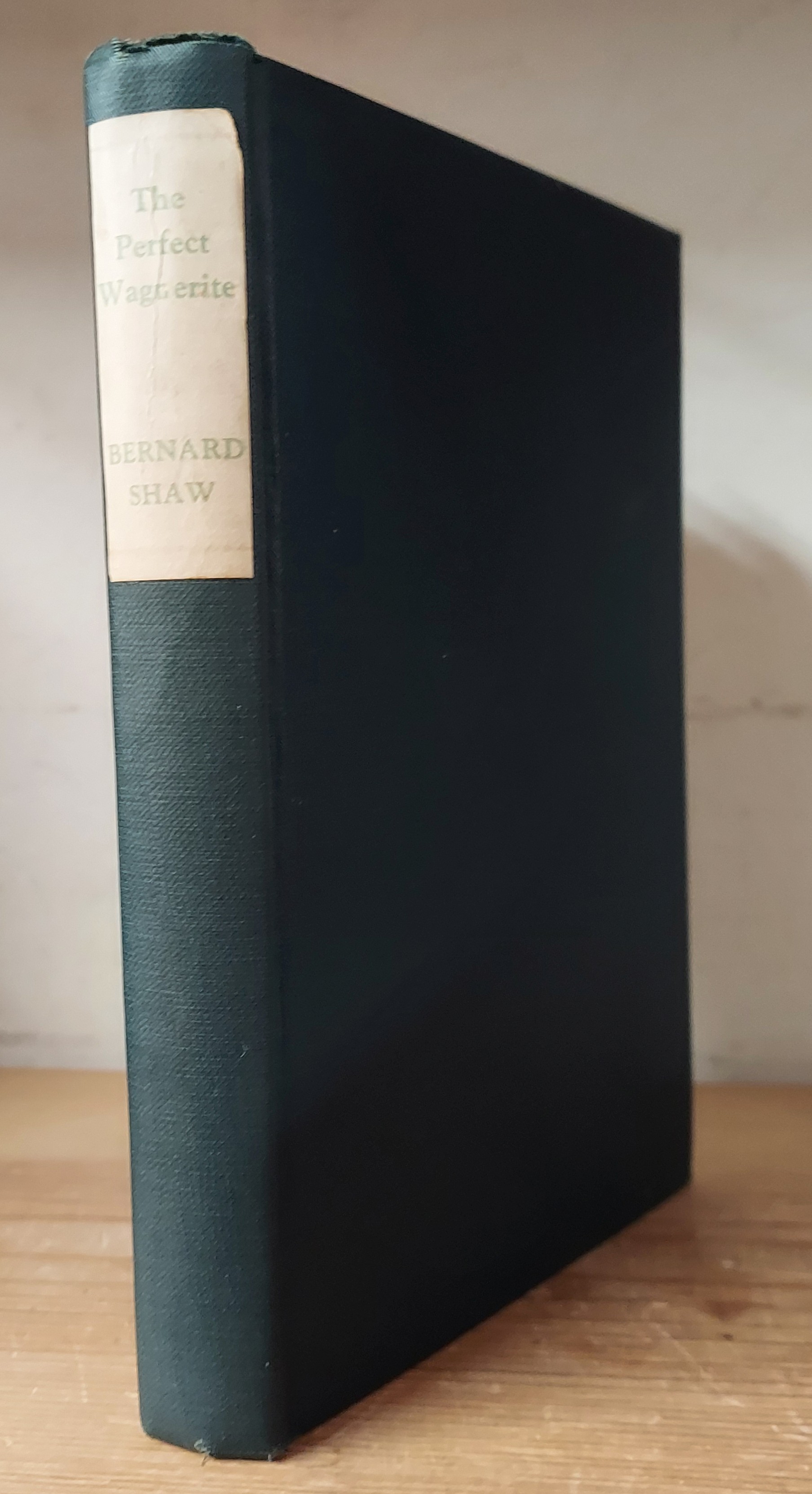 The Perfect Wagnerite: A Commentary on the Niblung's Ring