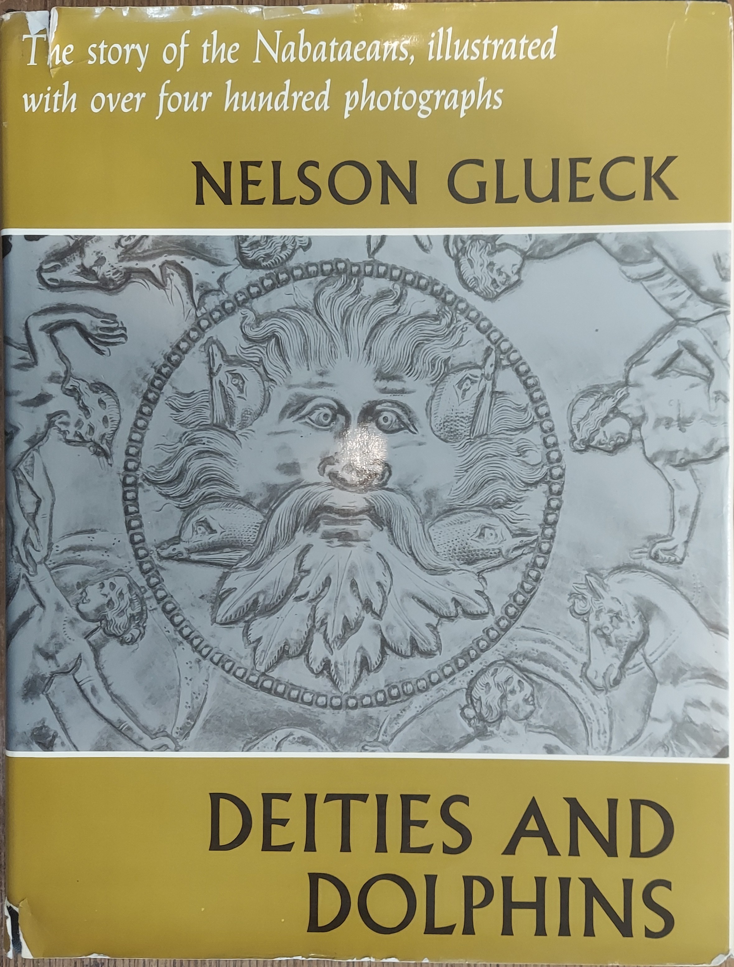 Deities and Dolphins : The Story of the Nabataeans